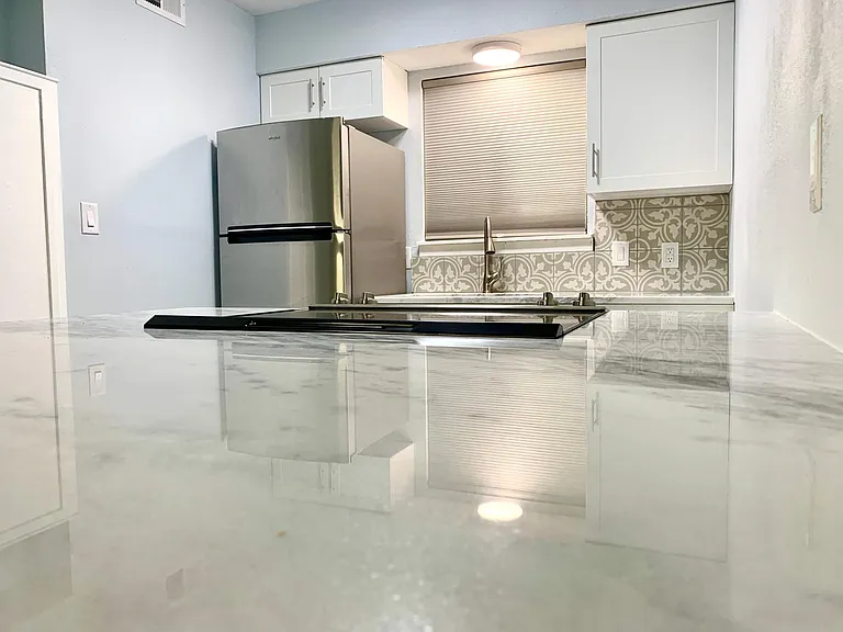 500 E Riverside Dr #122 — Photo 16