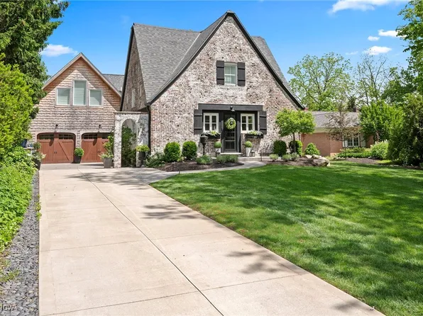 147 Hudson St, Hudson, OH 44236