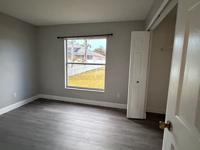 915 Amboise Ln — Photo 14