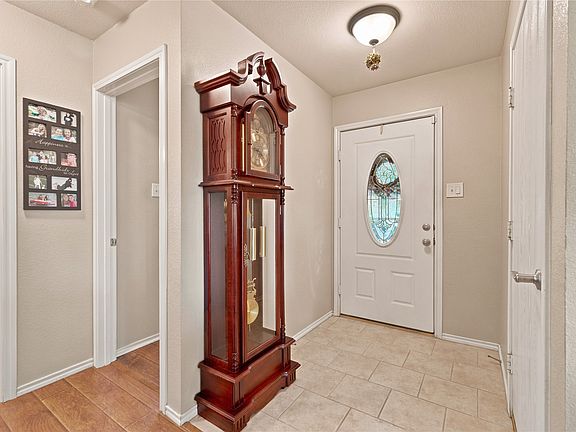 3rd image of 9437 Pastime Ct