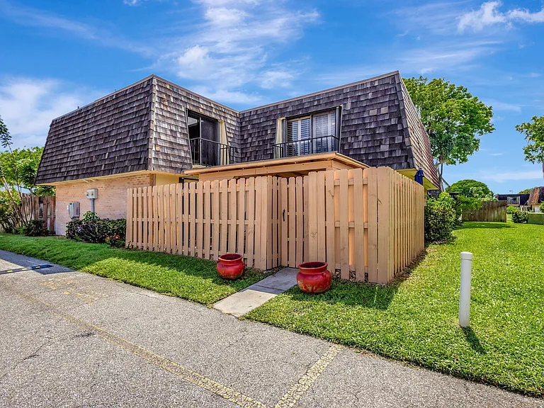 99 Lake Arbor Dr — Photo 5