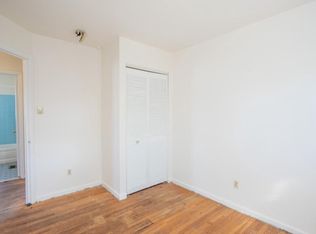 8 Charring Ln #A, New Castle, DE 19720