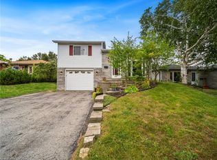 126 Shakespeare Cres, Barrie, ON L4N6C4