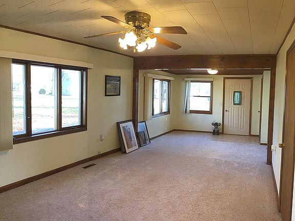 Living room 11x27