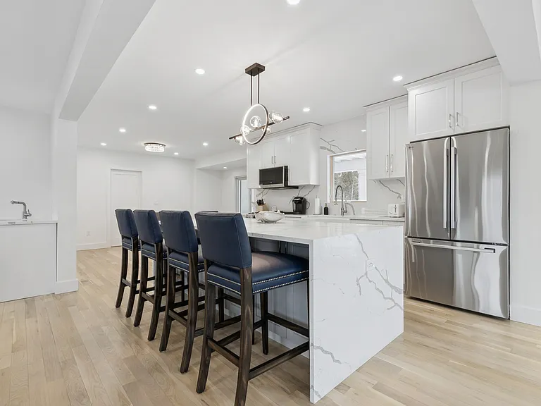 10 Sagamore Rd — Photo 11