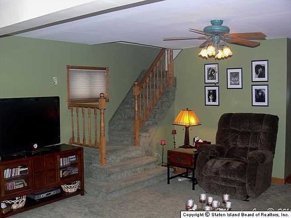 5th image of 653 Rockaway St