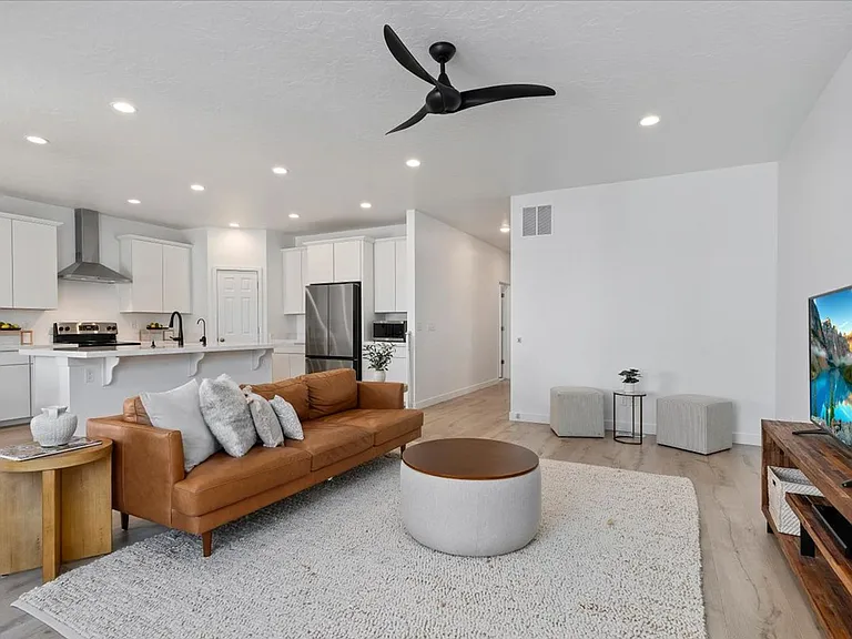 2869 S Drake Ave — Photo 35