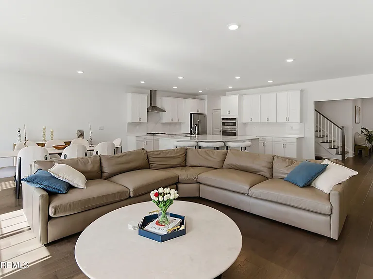 1402 Journey Ave — Photo 5