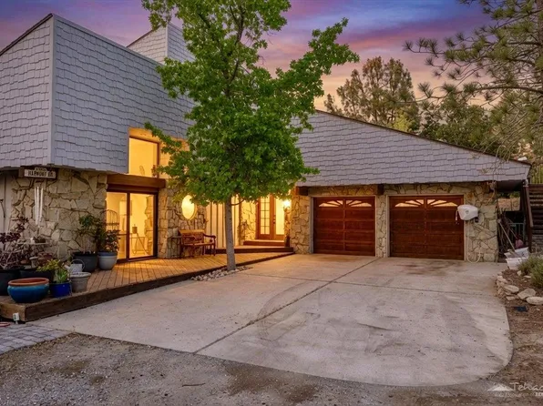 27351 Oakflat Dr, Tehachapi, CA 93561