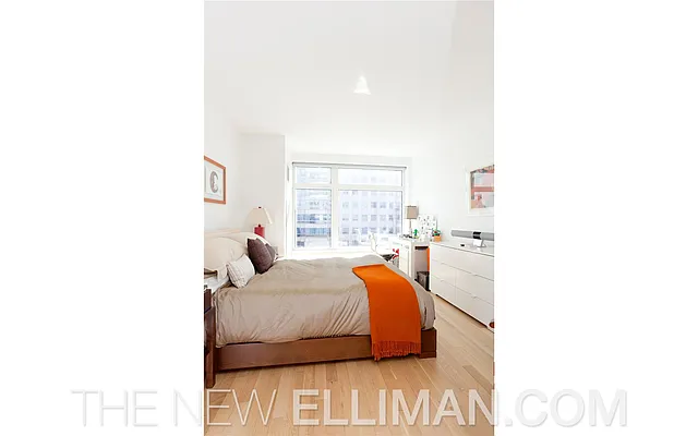 Rented by Douglas Elliman | media 27