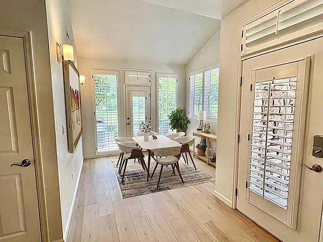 Dining area/sunroom