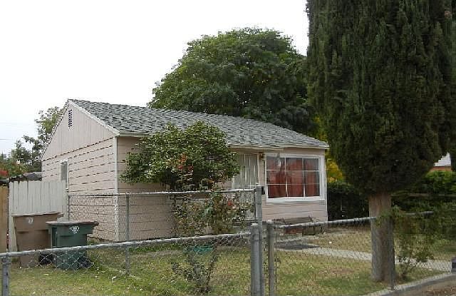 2nd image of 1001 Sumner St