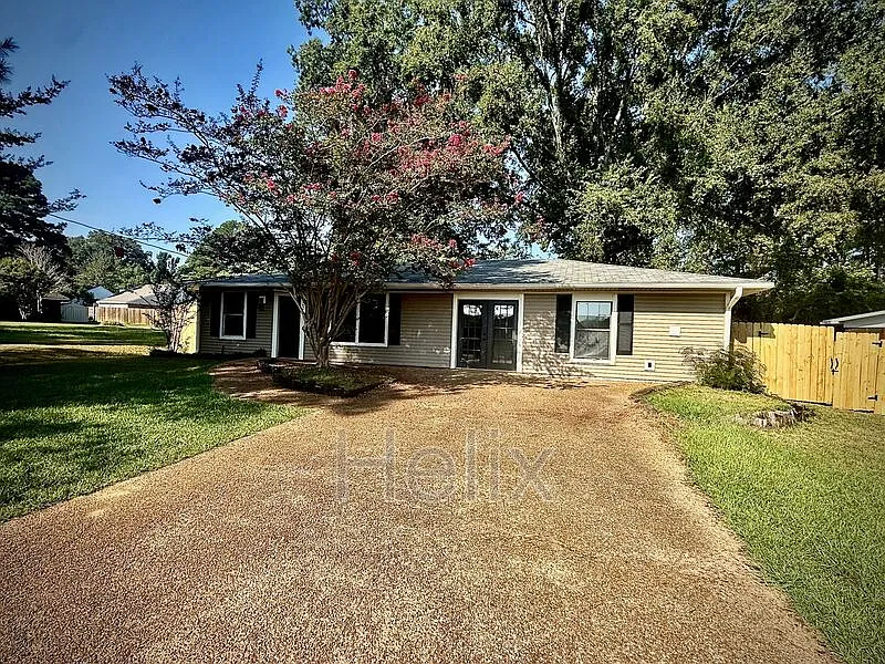 102 Channel Ln