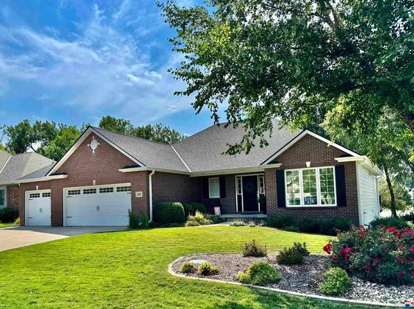 6101 Blackstone Rd, Lincoln, NE 68526