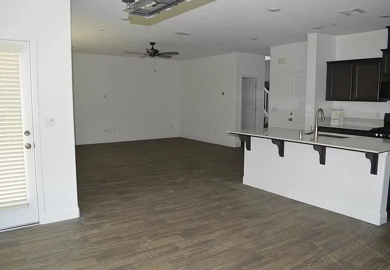 2447 Quesada Dr — Photo 9