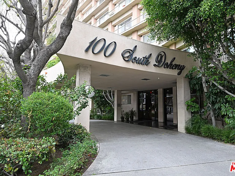 100 S Doheny Dr #424 — Photo 19