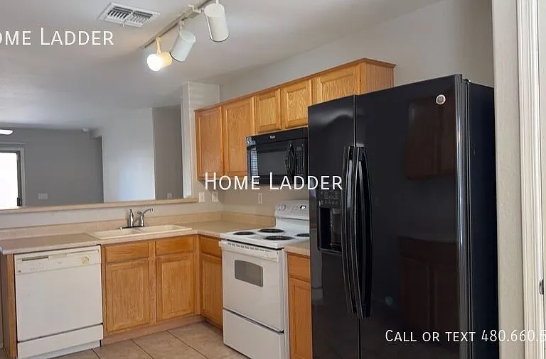44871 W Gavilan Dr — Photo 3
