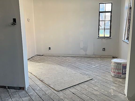 4th image of 19360 San Juan Dr