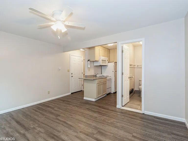 843 N Gladstone Ave #1 — Photo 1