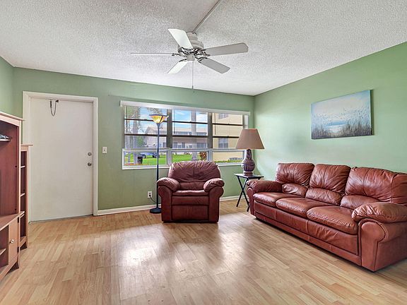 3rd image of 103 Sheffield E