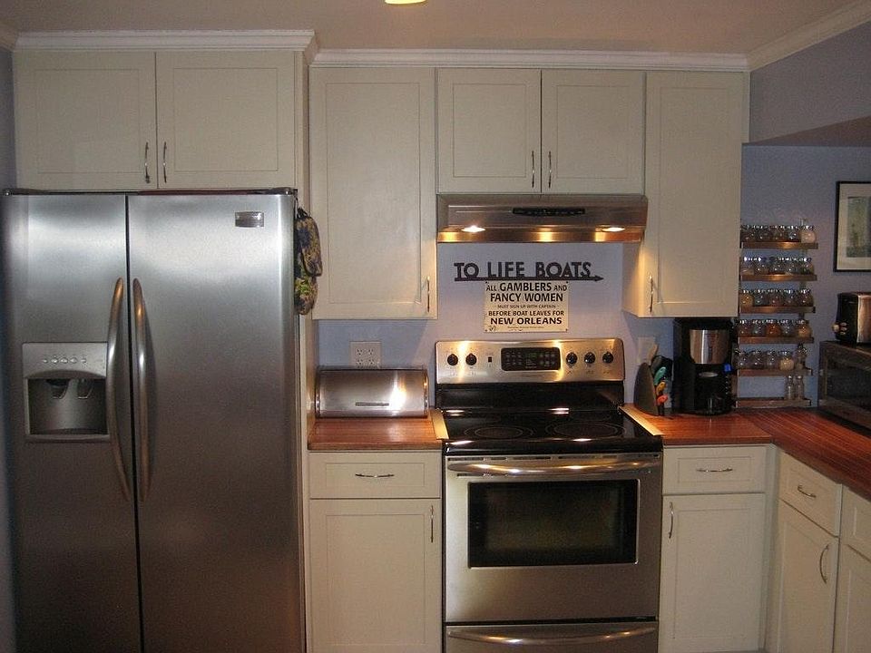 Stainless appliances