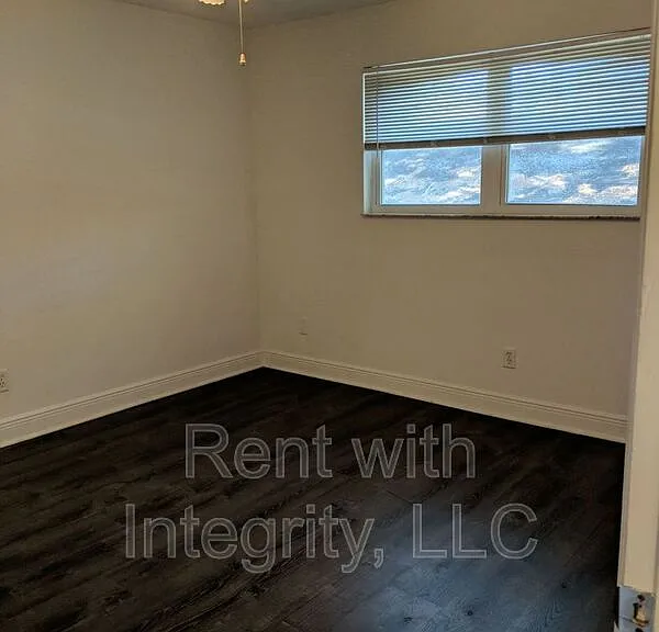 156C Locke St — Photo 11