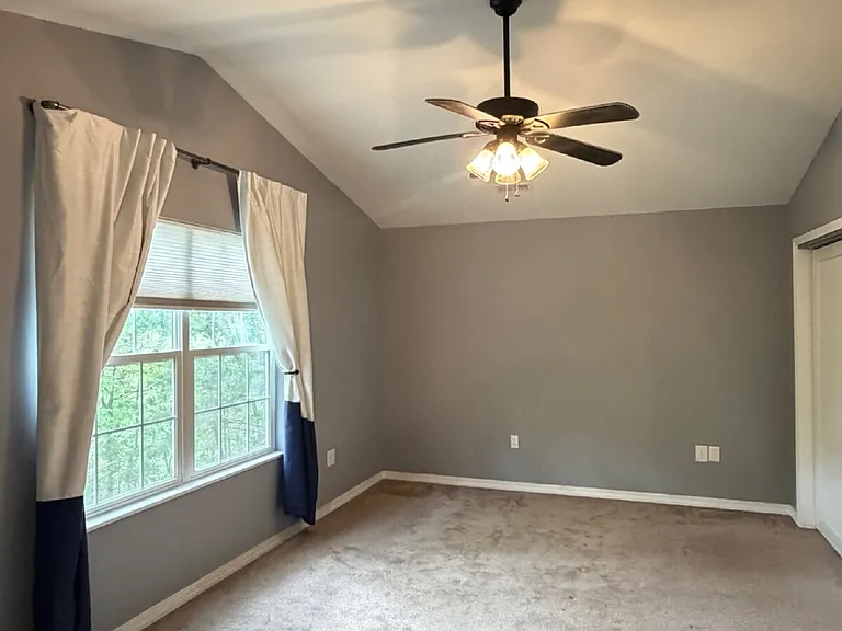 1270 Skyview Dr — Photo 23