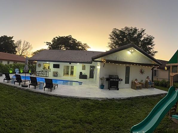 3923 NW 69th Ter