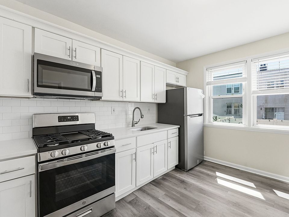 1st image of 321 Lembeck Ave #1