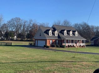 1925 Victorian Rd, Columbia, TN 38401