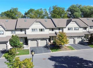 71 Sulphur Springs Rd #10, Hamilton, ON L9G5C1