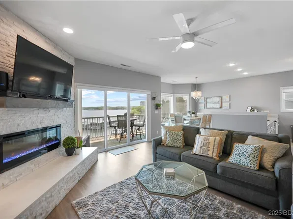 492 Regatta Bay Dr #4E, Lake Ozark, MO 65049