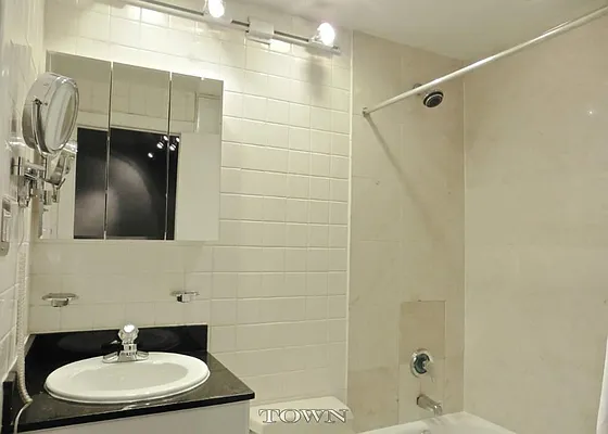 Rented by Town Residential | media 62