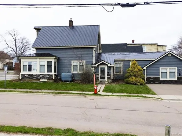 203 Mountain Rd, Moncton, NB E1C 2L5