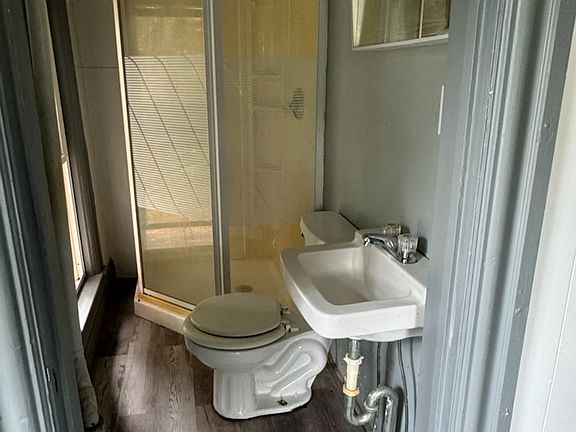 4th image of 126 N Orchard St #2