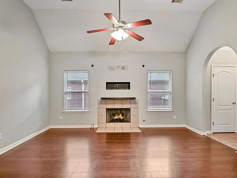 2742 Oxmoor Way — Photo 5