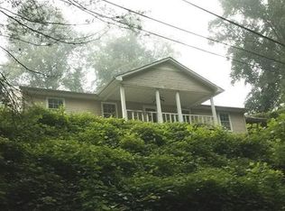 67 Park Rd, Freeburn, KY 41528