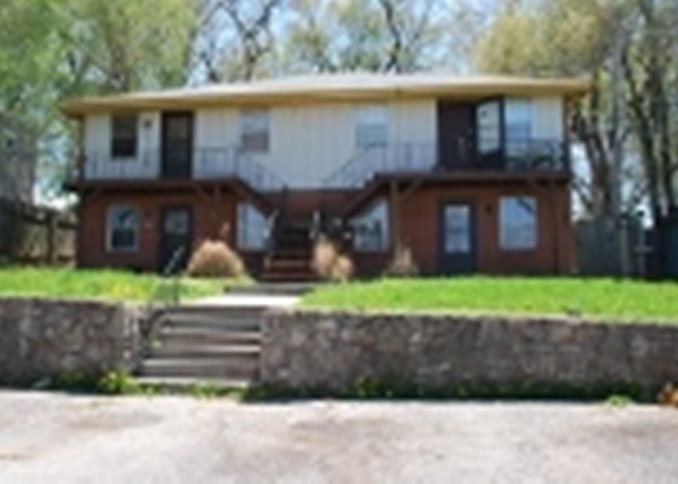 1st image of 423-25 W Linden Ave