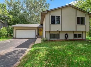 7593 Springbrook Ln, Woodbury, MN 55125