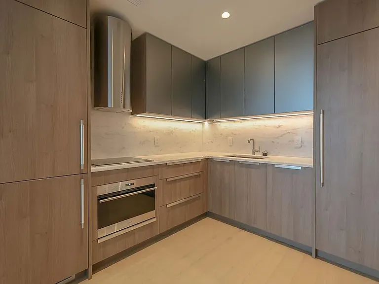 455 10th Ave #32M — Photo 3