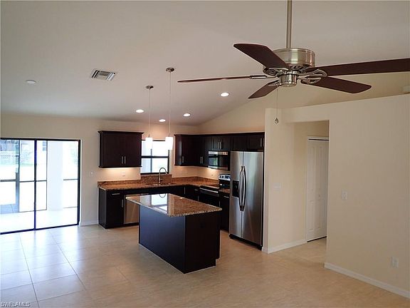 4th image of 1302 SW 35th Ter