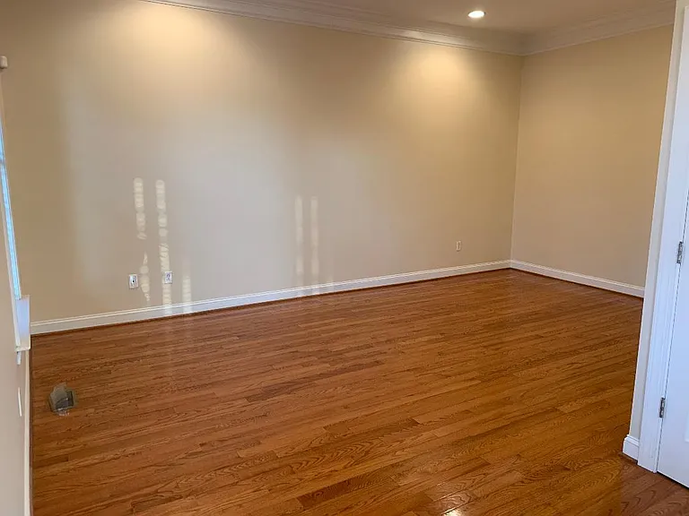 2449 Grays Ferry Ave — Photo 6