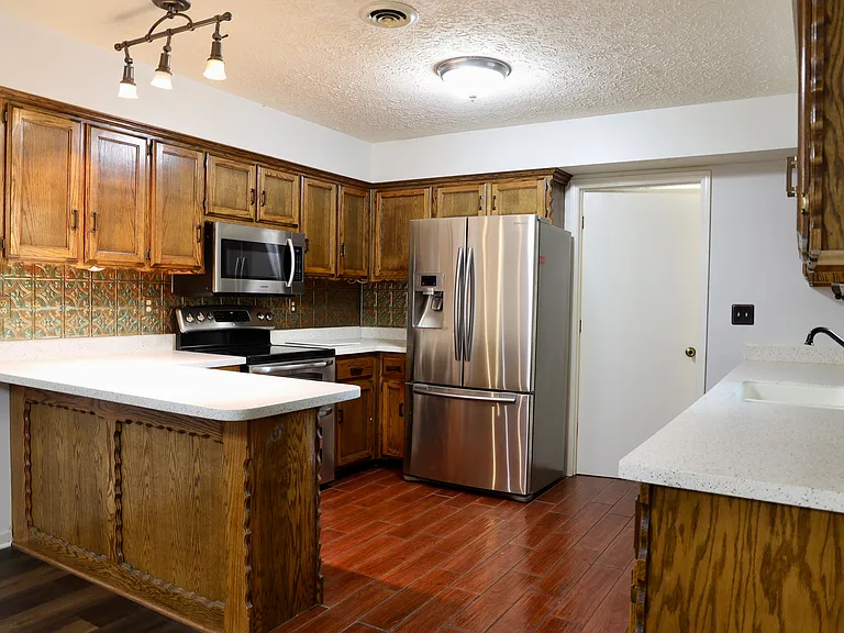 16280 Hardwood Ln — Photo 10