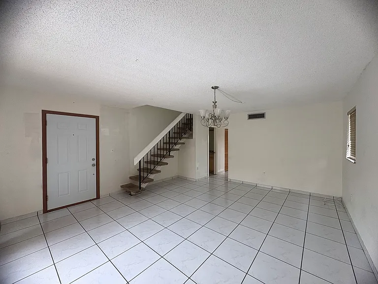 5625 W 26th Ct #201 — Photo 10