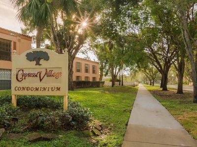 7160 Fairway Dr APT J18, Miami Lakes, FL, 33014
