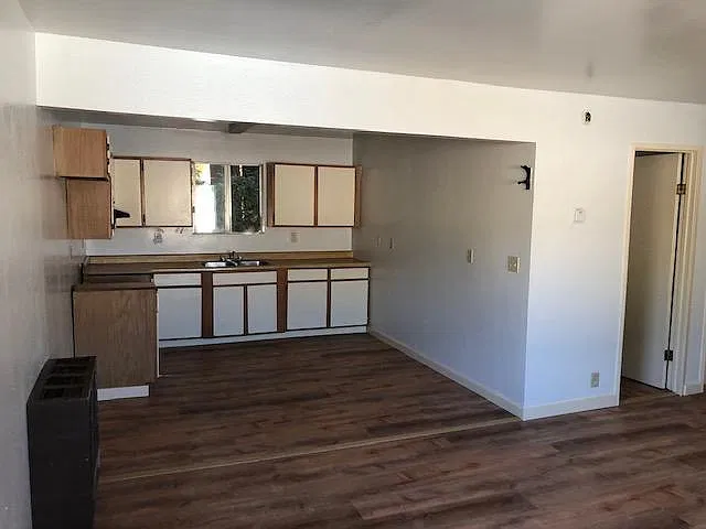 2 bed, 700 sqft, $1,400 — Photo 3