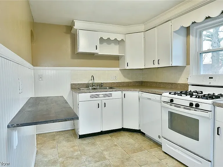 1787 Bonnie Brae Ave NE — Photo 25