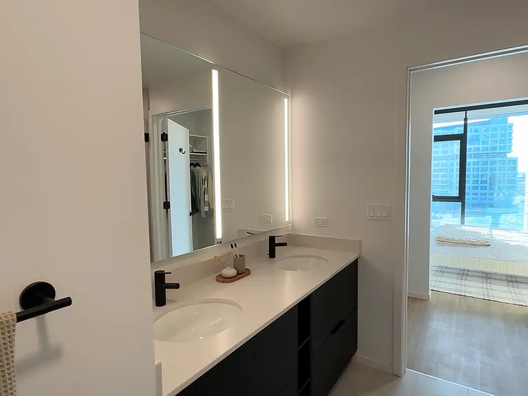180 N Elizabeth St #709 — Photo 10