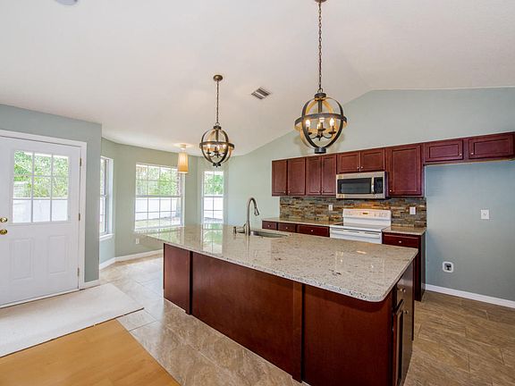 3rd image of 1830 Forest Preserve Blvd