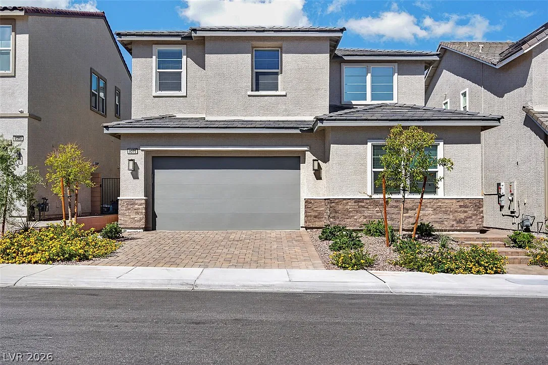 4 bed, 3.0 bath, 2566 sqft, $3,500 — Photo 2